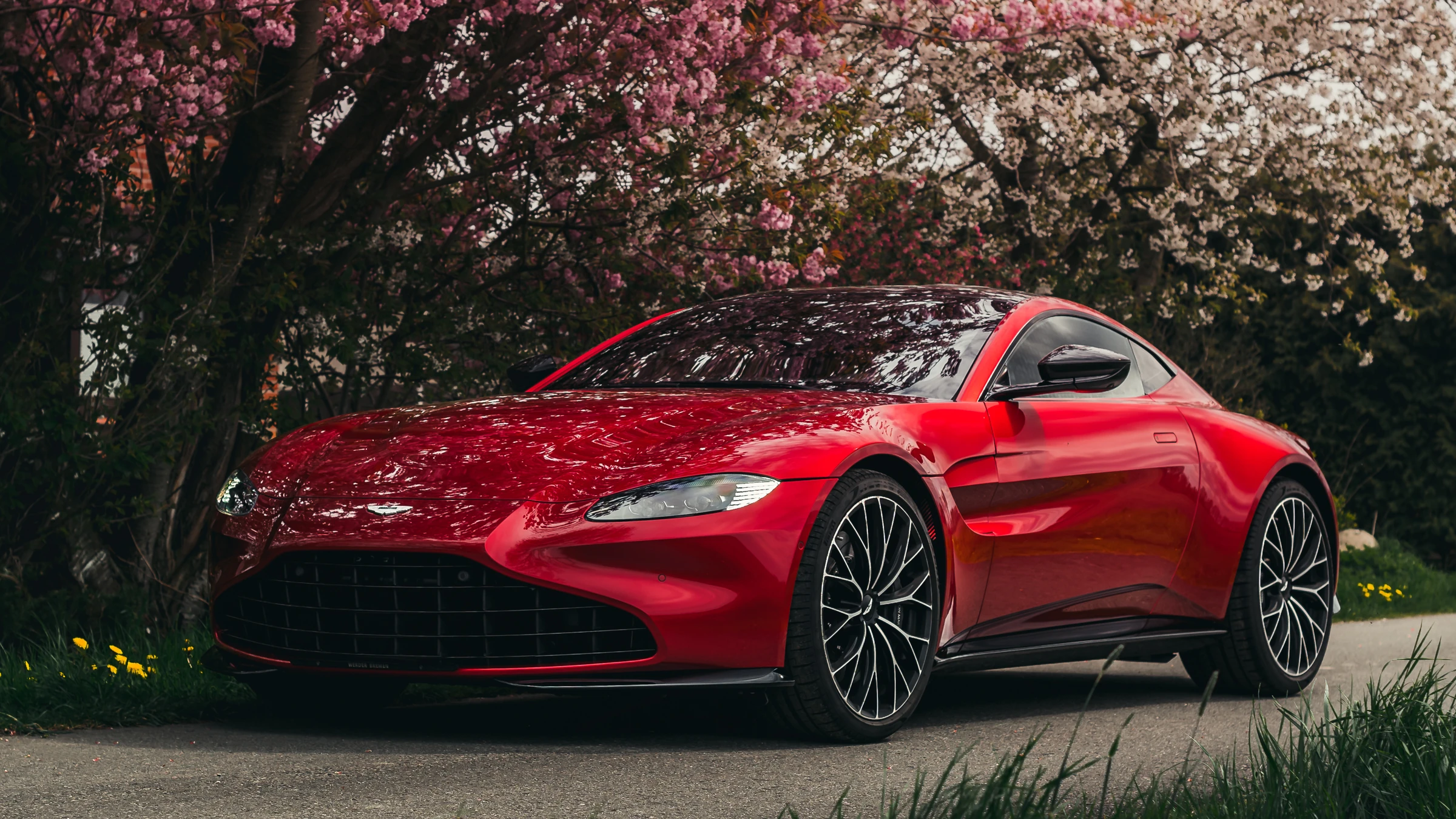 Aston Martin Vantage – Akzentfolierung · Chrome Delete