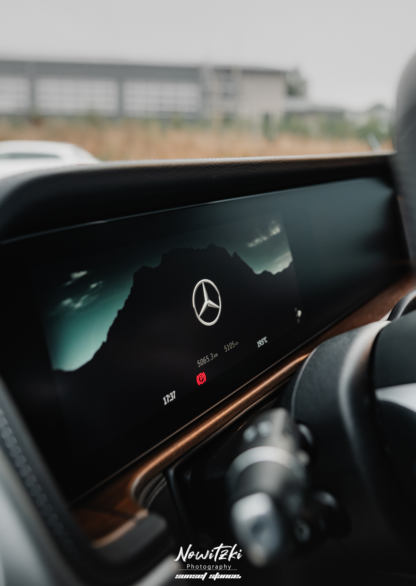 Mercedes G-Klasse Cockpit mit matter Anti-Fingerprint-Displayschutzfolie